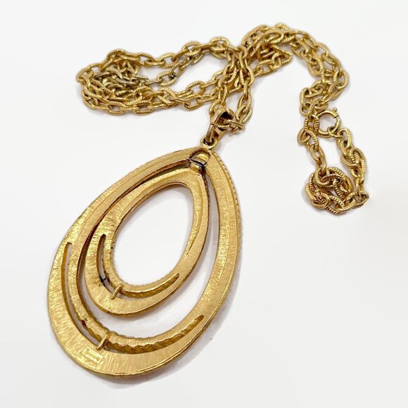 Crown Trifari Necklace, Statement, Big Pendant, Gold Tone, Signed, 70s, Vintage - Picture 3 of 3